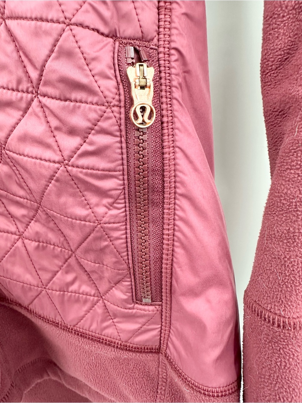Lululemon Fleecy Keen Jacket W/ Removable Hood Wine Berry,‎ Size 2 - Picture 4 of 7